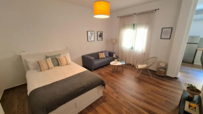 Yannis Guest House